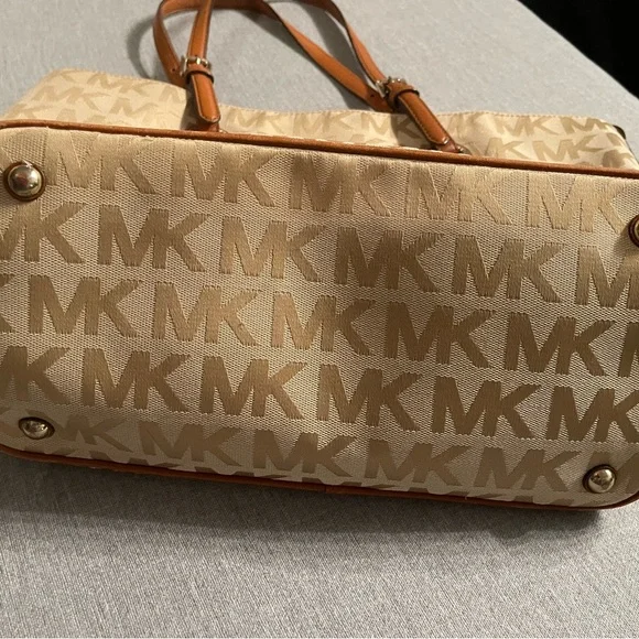 Michael Kors Tan Tote - Picture 8 of 12